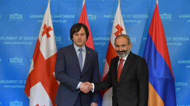 Կոբախիձեն ընդունել է Հայաստան պաշտոնական այց կատարելու Փաշինյանի հրավերը