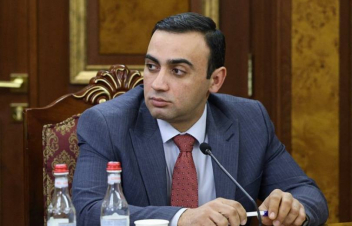 Տեղահանված ղարաբաղցիների միջոցով ուզում են հեղաշրջում անել, վերջնանպատակը Մեղրին է ու Սյունիքով միջանցք տալը. Չախոյան