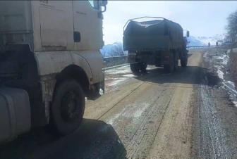 Փրկարարներն արգելափակումից բեռնատար ավտոմեքենաներ են դուրս բերել