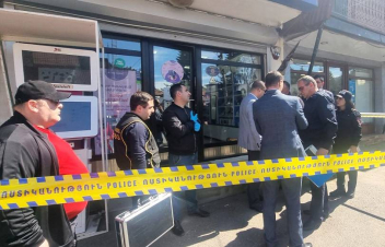 Լիցքավորված ատրճանակը պահել է աշխատակիցների վրա և գումար պահանջել․ մանրամասներ «Հայփոստ»-ի ավազակության փորձի վերաբերյալ