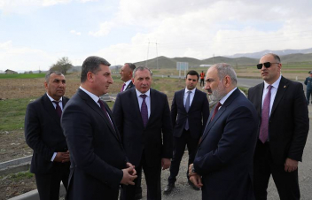 Սահմանազատման ընթացքում որևէ գյուղ չի զրկվի ճանապարհից. վարչապետը՝ մեկնարկած գործընթացի մասին