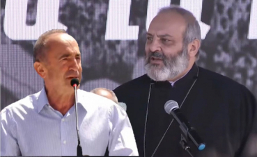 Ոգին հաղթելու է «դուխին». Բագրատ Սրբազանը՝ Քոչարյանի հանրահավաքին