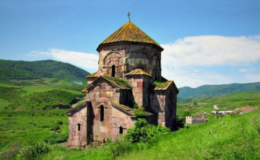 Ոսկեպարի եկեղեցին գտնվում է սահմանից ավելի քան 100 մետր հեռավորության վրա