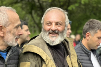 Ձեզ երբեք, երբեք չնույնացնեք եկեղեցու հետ, Ամենայն հայոց կաթողիկոսության, եկեղեցու նվիրապետության և  ժառանգության հետ