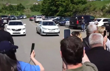 Վազգեն Գալստանյանի աջակիցները Կիրանցում թիրախավորել են Հանրայինի անձնակազմին