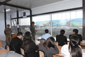 Ռազմական ակադեմիա են այցելել ավագ դպրոցների աշակերտներ