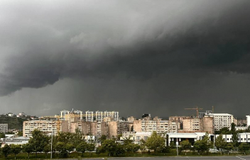 Երևանի երկինքը. Սուրենյանը լուսանկար է հրապարակել