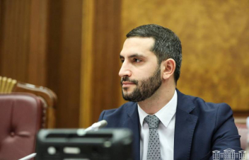 Խնդրում եմ եկեղեցին չդարձնեն քաղաքական կապիտալ, հետո էլ էդ կապիտալը տանեն դնեն Սերժ Սարգսյանի, Քոչարյանի առաջ․ Ռուբինյան