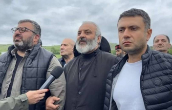 Վազգեն Գալստանյանի քաղաքական գործընկեր Սուրեն Պետրոսյանը գնացել է երկրից. հայտնի է՝ ուր