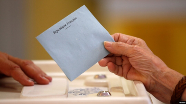 Ֆրանսիայում խորհրդարանական ընտրությունների երկրորդ փուլին ընդառաջ մոտ 100 թեկնածու ինքնաբացարկ է հայտնել