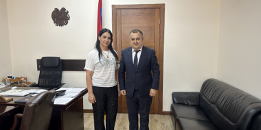 Կարեն Գիլոյանն ընդունել է Ծանրամարտի Եվրոպայի չեմպիոն Հռիփսիմե Խուրշուդյանին