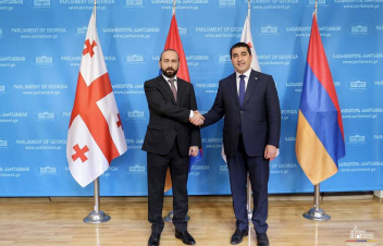 Ականատես ենք երկու ինքնիշխան պետությունների միջև ռազմավարական գործընկերության զարգացմանը. Միրզոյանը՝ Պապուաշվիլիին