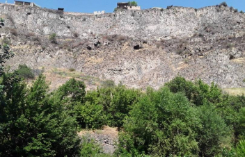 Քաղաքացին ընկել է ձորն ու վնասվածքներ ստացել. նրան 10 մետրից դուրս են բերել փրկարարները