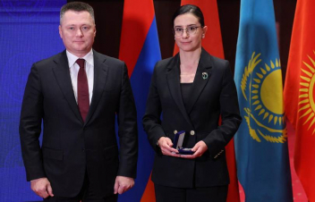 ՌԴ գլխավոր դատախազը Աննա Վարդապետյանին պարգևատրել է «ԱՊՀ մասնակից պետությունների պատվավոր դատախազ» կրծքանշանով