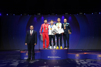 Բանակայինների ԱԱ. Սուրեն Պապիկյանը պարգևատրել է 60 կգ քաշային կարգի մրցանակակիրներին