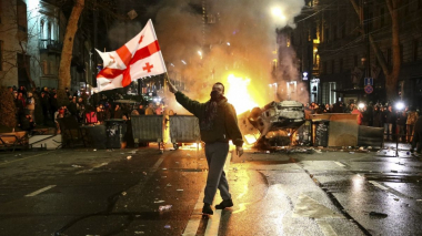 Թբիլիսիում բողոքի ակցիաները շարունակում են ուղեկցվել ձերբակալություններով և բախումներով