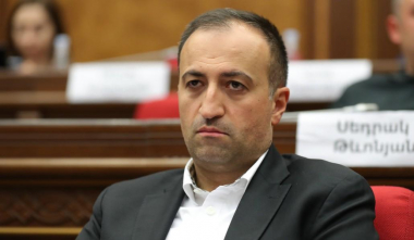 ԱԺ նախագահի հայտարարությունը առողջապահության հարցերի հանձնաժողովի նախագահի պաշտոնում Արսեն Թորոսյանի թեկնածությունը առաջադրելու մասին