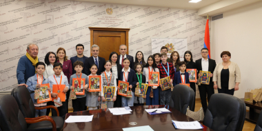 Նախարարն ընդունել է Դելփյան խաղերի մրցանակակիրներին