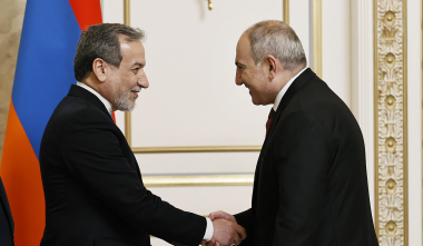 Հայաստանի և Իրանի միջև հարաբերություններն ունեն ռազմավարական նշանակություն. Արաղչին՝ Փաշինյանին