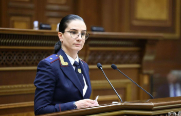 Ըստ նյութերի՝ Մկրտչյանը 2021-ին մաս-մաս 23 հազ. դոլար և 300 հազ. դրամ է տվել պատգամավոր Աղազարյանին. դատախազ