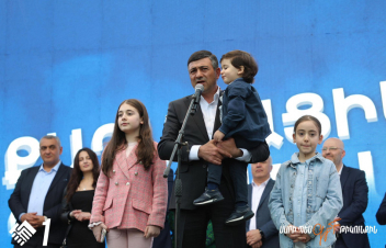 Ինչքան ուզում եք՝ ձեզ պատռեք. փողով, ընտրակաշառքով ընտրությունների էջը Գյումրիում ընդմիշտ փակված է. Մինասյան