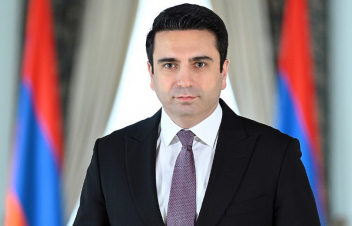 Ալեն Սիմոնյանը շնորհավորել է Սուրբ Զատիկը