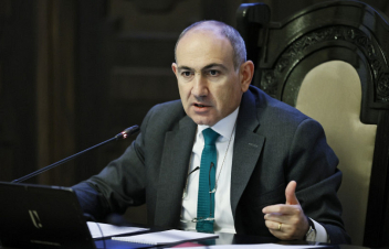 Նստում ենք ավտոբուս, ուզում տաքսու արագությամբ շարժվել․ երկրի 95 տոկոսը փորձագետ է․ վարչապետ