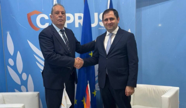 Պապիկյանն ու Պալմասը քննարկել են պաշտպանության բնագավառում Հայաստան-Կիպրոս համագործակցությանը վերաբերող հարցեր