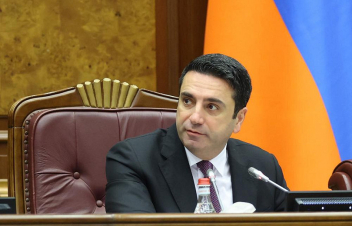 Քեզ ամբողջ կյանքում ասելու են Ռոբերտ Քոչարյան, իսկ դու լացելու ես ու արդարանաս. Ալեն Սիմոնյան