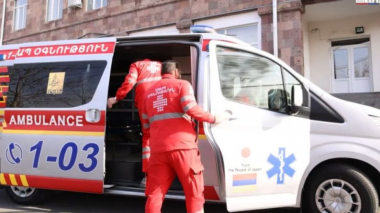 Երևանում քաղաքացին կացինը նետել է կանչով դեպքի վայր մեկնած բժշկի ուղղությամբ. հարուցվել է քրեական վարույթ