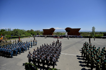 Հանրապետության տոնին նվիրված միջոցառում Սարդարապատի հուշահամալիրում