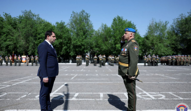 Սուրեն Պապիկյանը բարձրաստիճան մի շարք զինվորականների ուղեկցությամբ այցելել է ՊՆ խաղաղապահ ուժերի բրիգադ