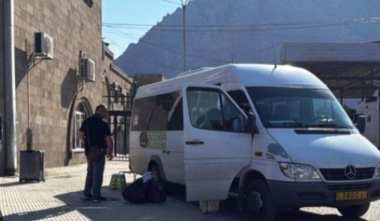 Հայ-իրանական սահմանային անցակետից ավտոբուսները ստանդարտ գներով մարդկանց տեղափոխում են Երևան