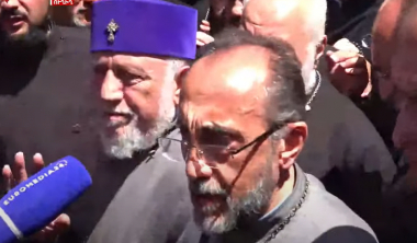 Հոգևորականները Կտրիճ Ներսիսյանի գլխավորությամբ բախումներ են հրահրում