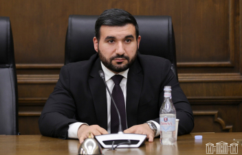 Որ պահին ես պատգամավոր չեղա, միլիարդատեր չեմ լինելու, դիցուք՝ Ռոբերտ Քոչարյանի պես․ Ալեքսանյան