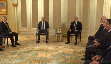 ՀՀ վարչապետի և Իլհամ Ալիևի առանձնազրույցը ընդմիջումից հետո շարունակվել է ընդլայնված կազմով