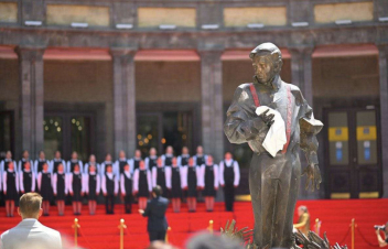 Ազնավուրի արձանի ֆինանսավորումն իրականացվել է Երևանի բյուջեի հաշվին. Լևոն Հովհաննիսյան