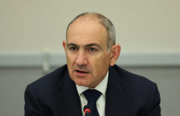 Կտրիճ Ներսիսյանից ազատում ենք Վեհարանը, որևէ ամուսնացյալ բարեվարք քահանա նշանակվում է կաթողիկոսական տեղապահ. Նիկոլ Փաշինյան