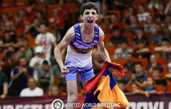 Ըմբշամարտի Մ17 ԱԱ. Մարատ Աճեմյանը վստահ հաղթանակ է տարել թուրք մրցակցի նկատմամբ