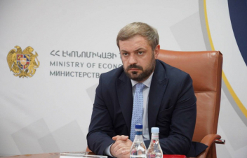 Եկեղեցու վերնախավի մեծ մասը կուսակրոնության հետ կապված խնդիր ունի. Պապոյան