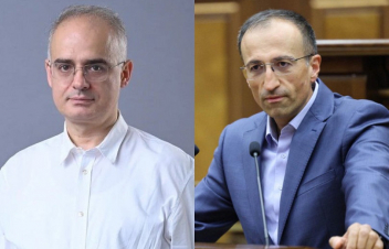 Հիմա սա ծերունական մանկամտություն է, որ փոխանցվել է վերից վար, թե՞ պարզ կրետինիզմ. Թորոսյանը՝ Զուրաբյանին