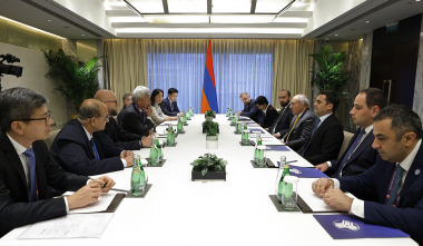 Ենթակառուցվածքային ներդրումների ասիական բանկի նախագահի հետ քննարկեցինք համագործակցության հեռանկարները. Փաշինյան