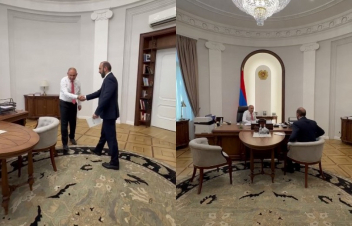 Նիկոլ Փաշինյանն աշխատանքային հանդիպում է ունեցել Արարատ Միրզոյանի հետ