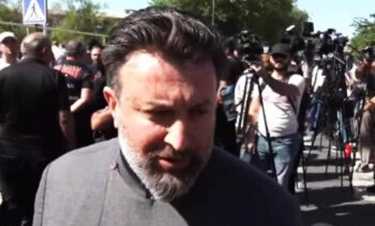 Երբ քննադատությունն անտեսվում է. Հովնան Հակոբյանը շարունակում է իր եկեղեցակործան և պետականաքանդ պիղծ ընթացքը