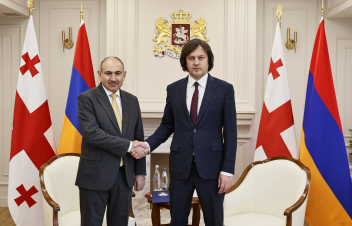 Ձեր փորձառու առաջնորդությամբ Վրաստանը շարունակելու է հաստատուն քայլերով առաջ ընթանալ. վարչապետը՝ Կոբախիձեին