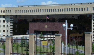 Ակցիայի որոշ մասնակիցներ ռազմական ոստիկանության ծառայողների ուղղությամբ շշեր են նետել. ՊՆ