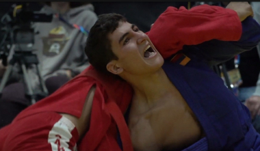 Ռոբերտ Սիմոնյանը՝ սամբոյի երիտասարդների աշխարհի չեմպիոն