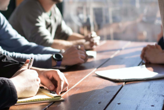 Տարիքը հիմք չի դիտարկվի աշխատանքային պայմանագրի լուծման համար. հանրային քննարկման է ներկայացվել նախագծերի փաթեթ