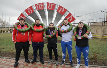 Ծանրամարտի ֆեդերացիան արձագանքել է ծանրորդների և մարզիչների՝ Գյումրու քաղաքապետին աջակցելու հայտարարությանը