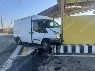 Արագածոտնի մարզում բшխվել են «ԶԻԼ» բեռնատարը և «Ford Transit»-ը․ կա վիրшվոր